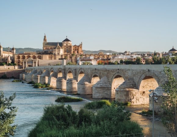 Tour Privado: Granada, Sevilla y Córdoba desde Madrid – 2 días