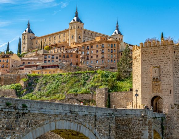 Tour Privado Madrid, Toledo y Segovia desde Barcelona – 2 días