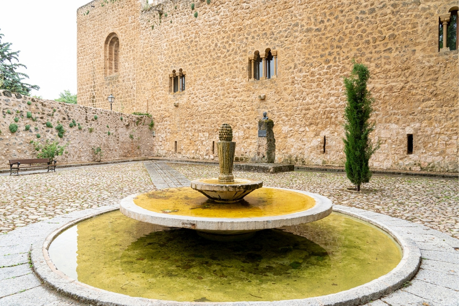 Tour of inland Spain: Brihuega Castles and Civic Center