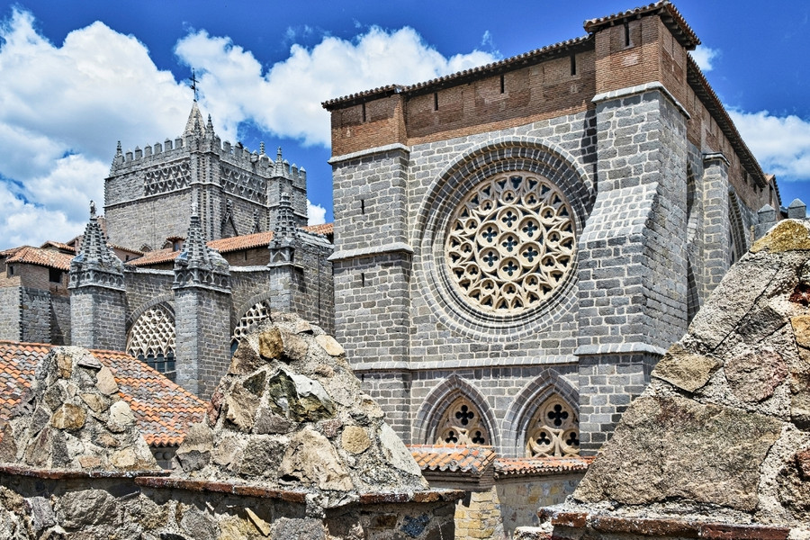 Private tour Ávila and Segovia with Tapas Route